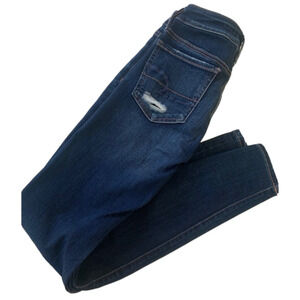 🌿AEO Dark denim jeans with prefabricated holes🌿